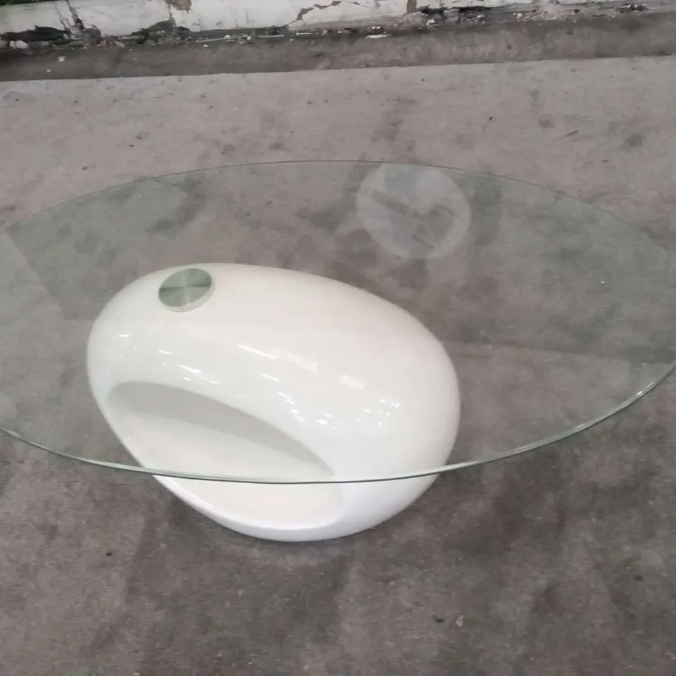 NEBLUS STYLE CURVED WHITE & CLEAR GLASS COFFEE TABLE