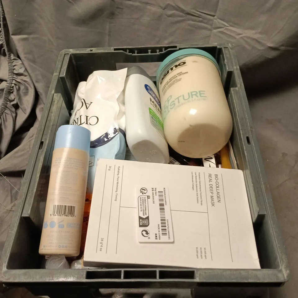 APPROXIMATELY 20 ASSORTED COSMETIC ITEMS TO INCLUDE SANEX MEN, OSMO 1200ML DEEP MOISTURE, REAL DEEP MASK, NIGHTTIME OIL, ELF ETC