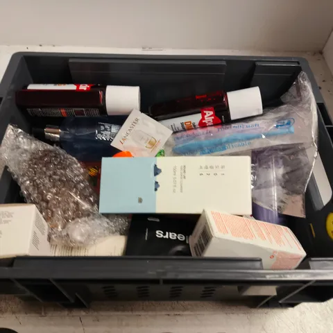 APPROXIMATELY 15 ASSORTED HEALTH & BEAUTY PRODUCTS 