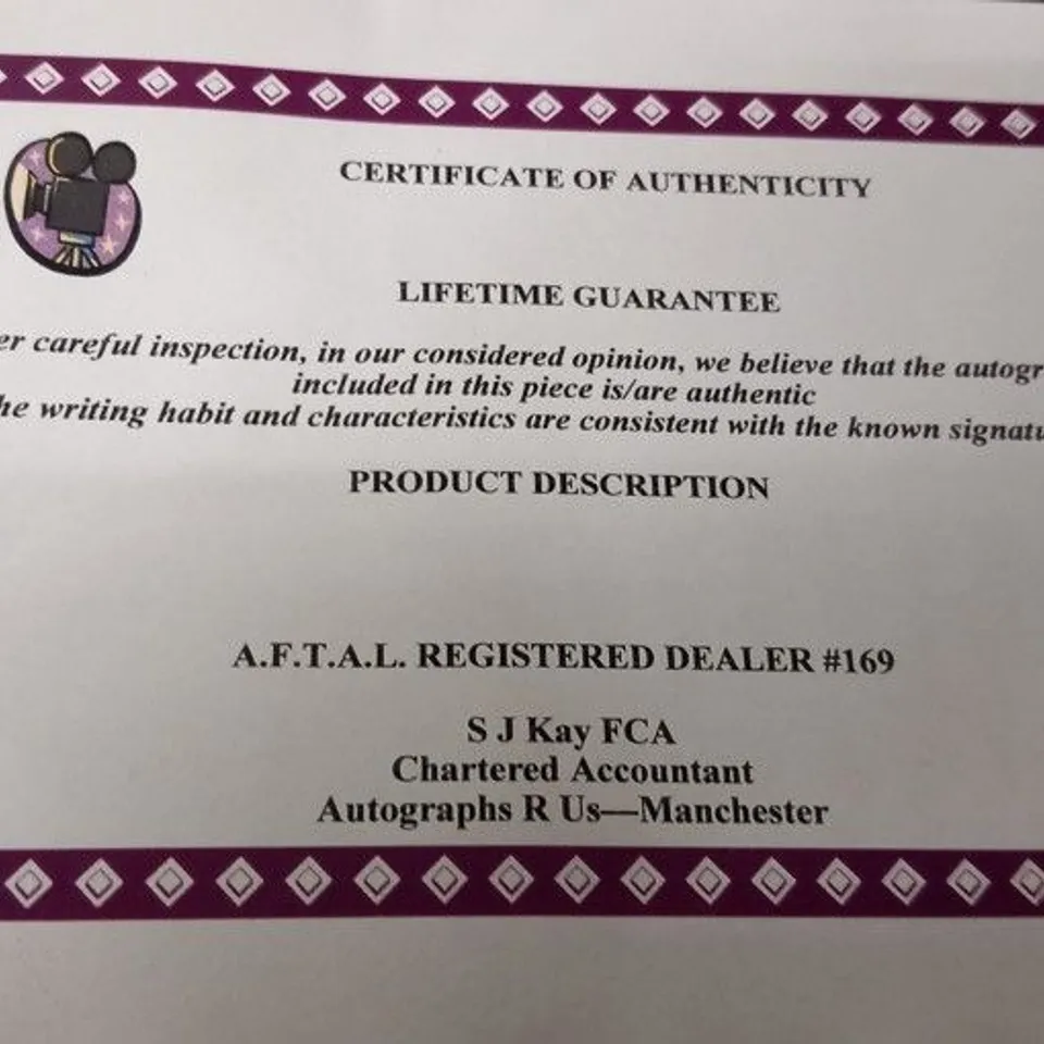 MOUNTED PHOTOGRAPH AND SIGNATURE PRESENTATION OF MANCHESTER CITYS KEN BARNES