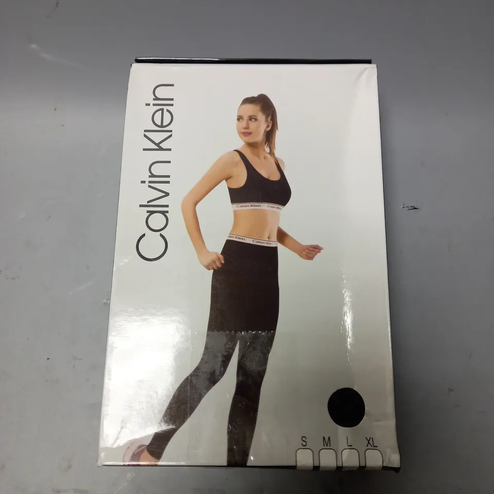 BOXED CALVIN KLEIN SPORTS BRA AND LEGGINGS IN BLACK - LARGE