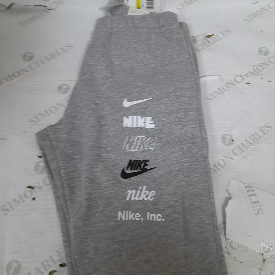 NIKE LOGO GRAPHIC TRACKSUIT BOTTOMS SIZE S