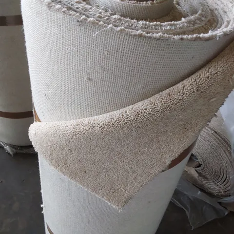 ROLL OF QUALITY CRESTA CARPET// SIZE: 1M X 10M
