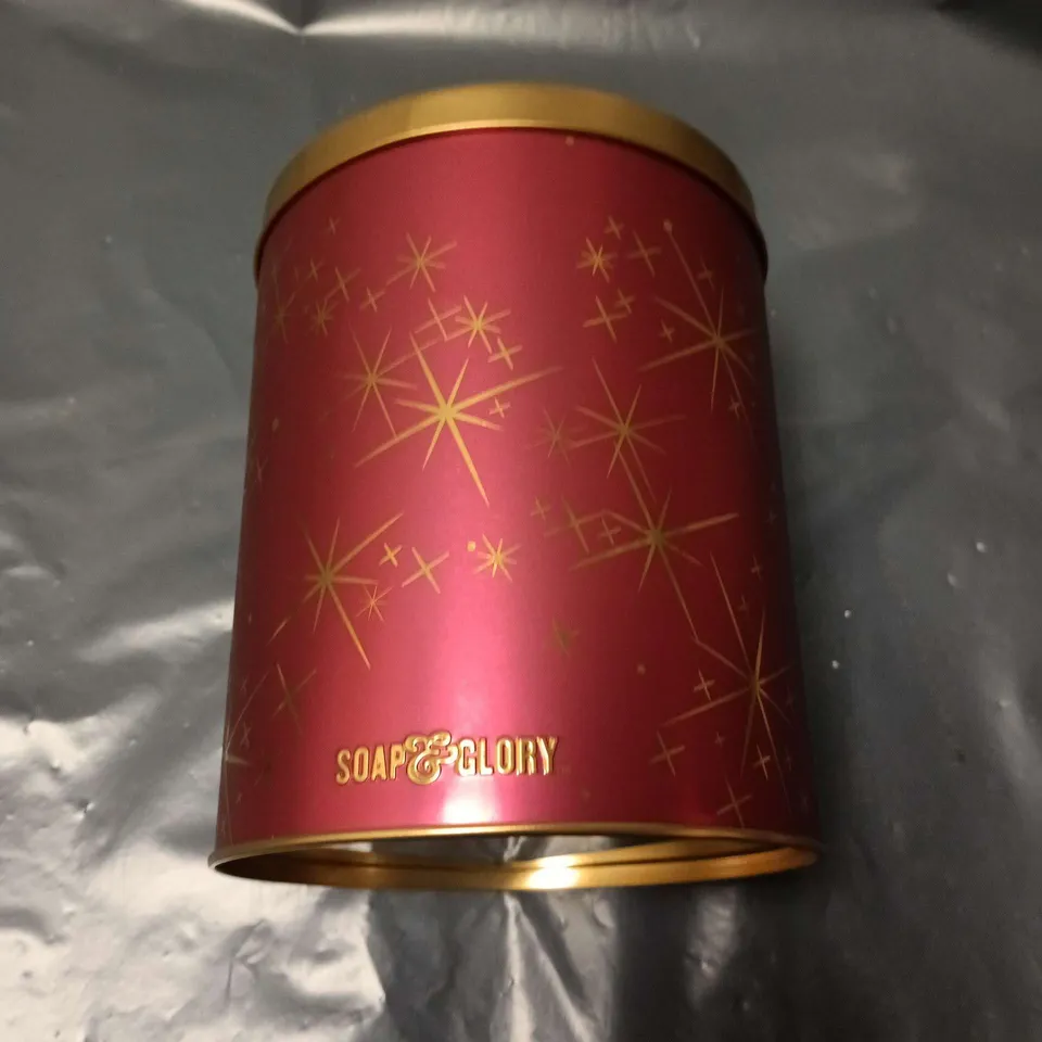 SOAP & GLORY GIFT TIN – BATH & BODY SET (PINK & GOLD)
