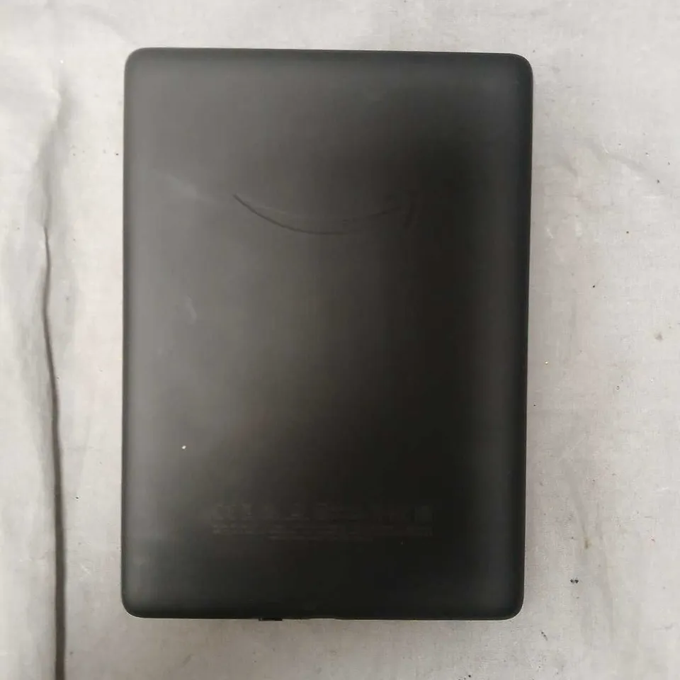 AMAZON KINDLE PAPERWHITE E-READER 