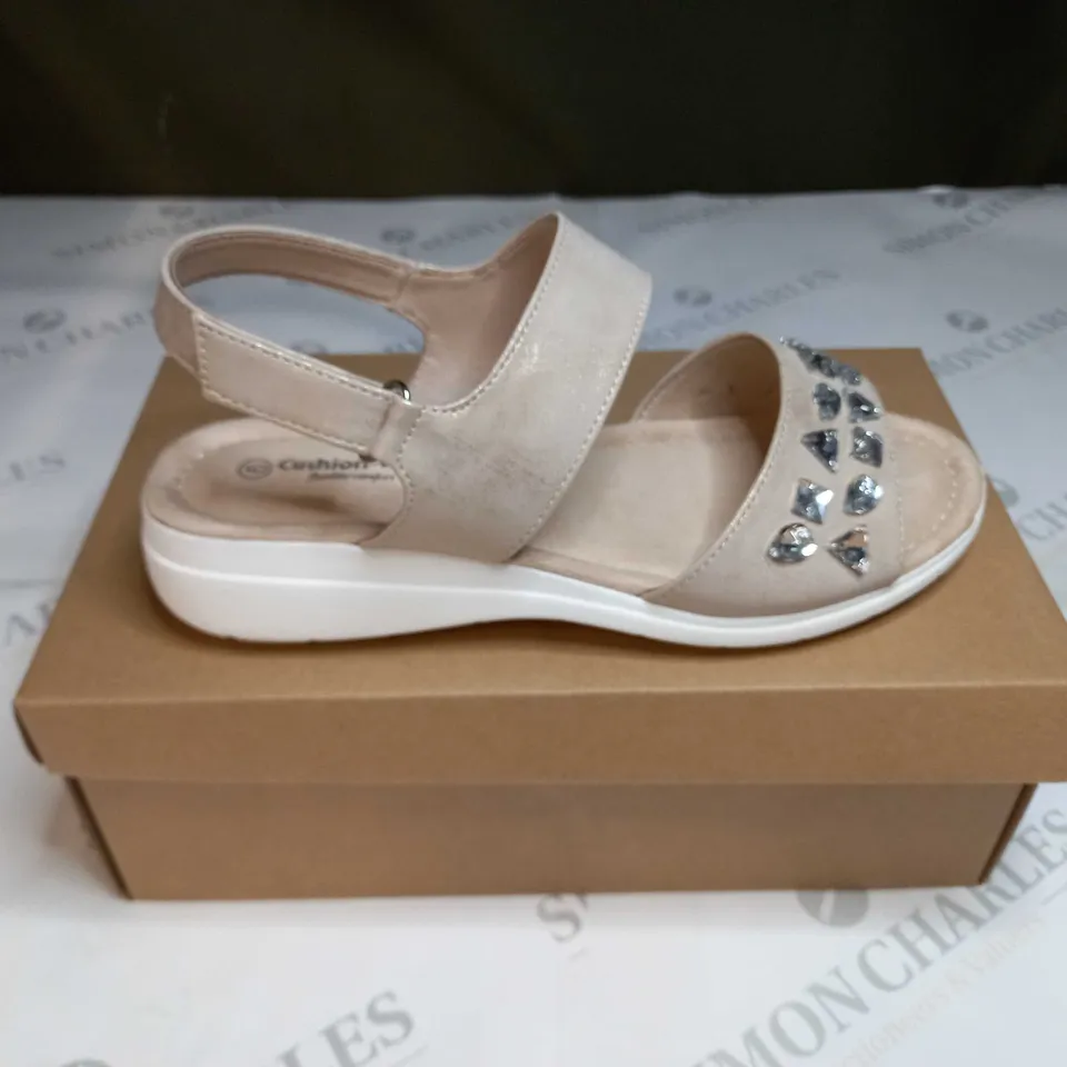 BOXED PAIR OF CUSHION WALK JEWELLED SANDALS IN GOLD - SIZE 6