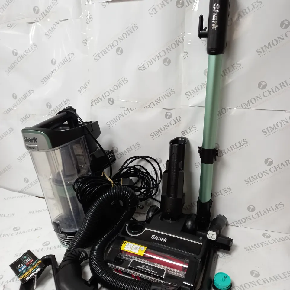 SHARK STRATOS UPRIGHT VACCUM CLEANER