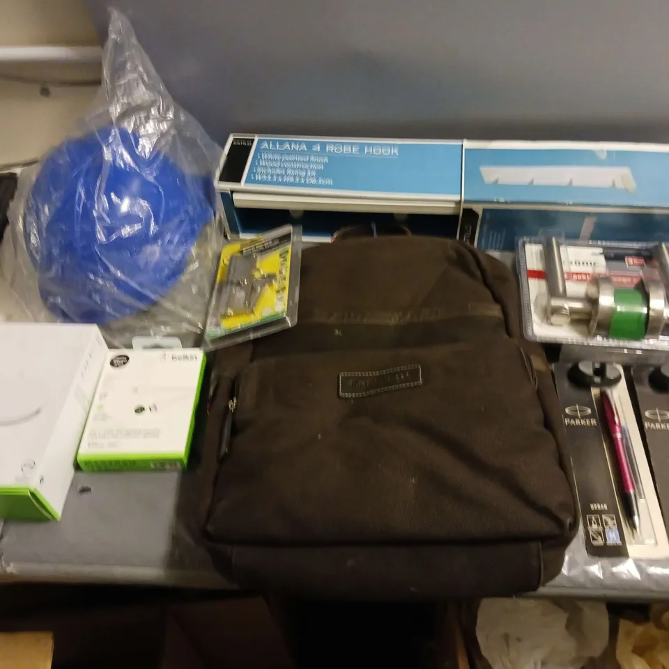 BOX OF APPROXIMATELY 15 ASSORTED HOUSEHOLD GOODS TO INCLUDE LIBERTINE HIGH TOP TRAINERS, PARKER PENS, BELKINS CHARGER, ALLANA 4 ROBE HOOK, BOOST UP WIRELESS CHARGING PAD, AND TYPHOON SWIM SUIT ETC.