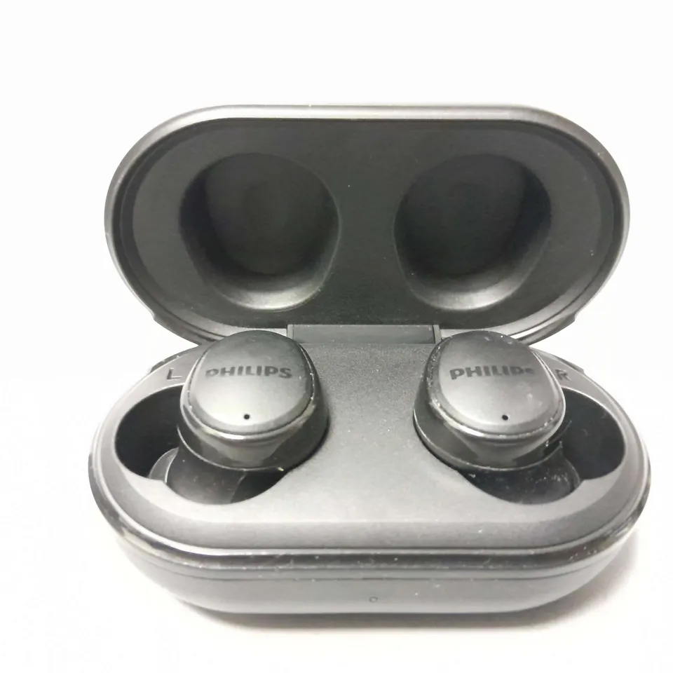 BOXED PHILIPS 4000 SERIES HEADPHONES IN BLACK