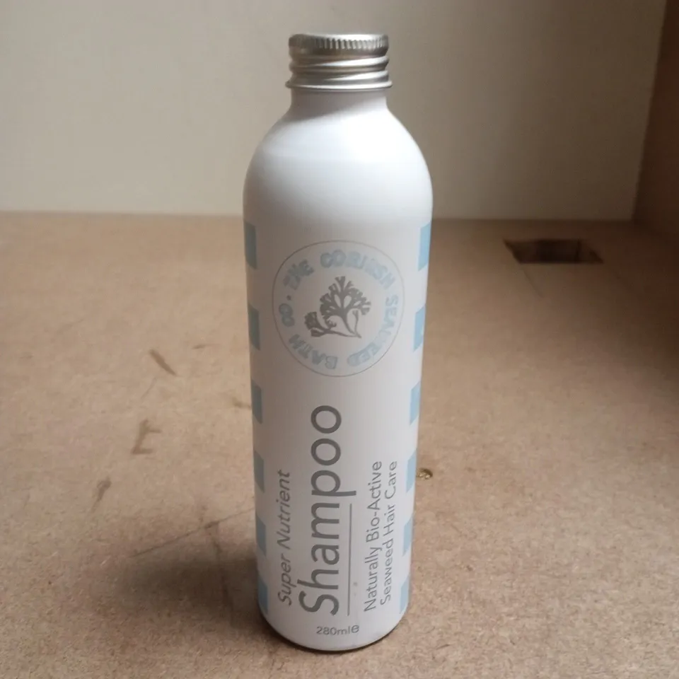 BOX OF APPROXIMATELY 10 ASSORTED BEAUTY PRODUCTS INCLUDING LEVEL 3 TEXTURIZING SALT SPRAY, BODYOLOGY INDULGENT BODY WASH AND THE CORNISH SEAWEED BATH CO SHAMPOO