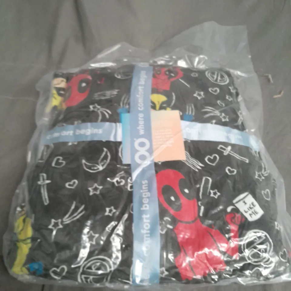 SEALED OODIE OVERSIZED HOODED BLANKET - DEADPOOL+WOLVERINE 