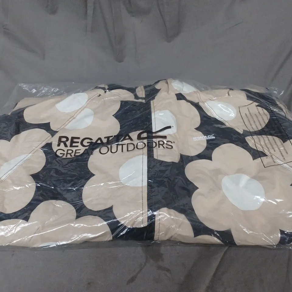 BAGGED REGATTA OLA CHANGING ROBE 