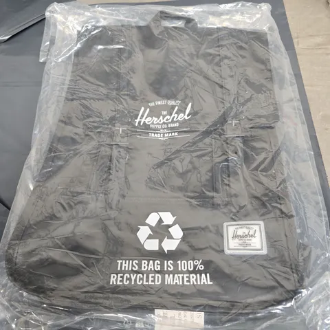 HERSCHEL SURVEY BACKPACK IN BLACK