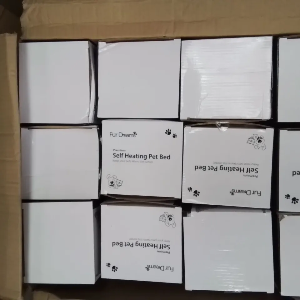 BOXED FURDREAMS SELF HEATING PET BED APPROXIMATELY 12