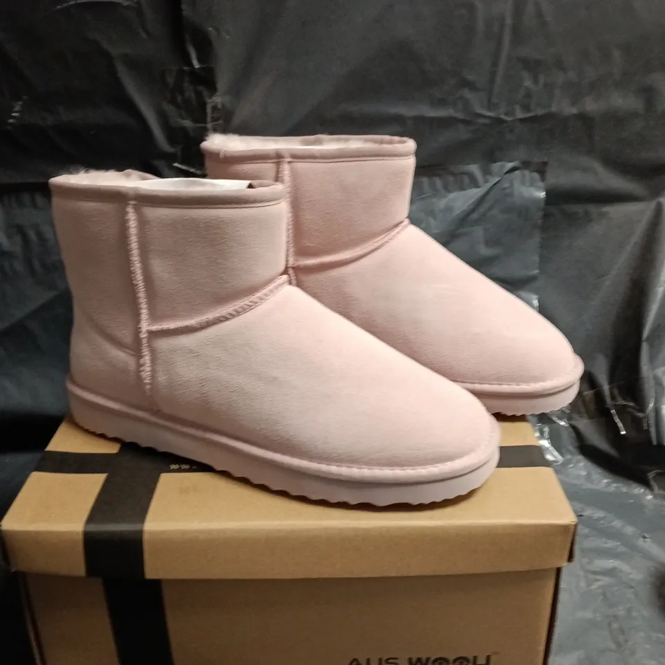 AUS WOOLI AUSTRALIA PINK SUEDE ANKLE BOOTS SIZE 9