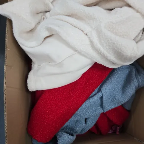 BOX OF APPROXIMATELY 20 ASSORTED CLOTHING TO INCLUDE: KIM AND CO FLUFFY COAT