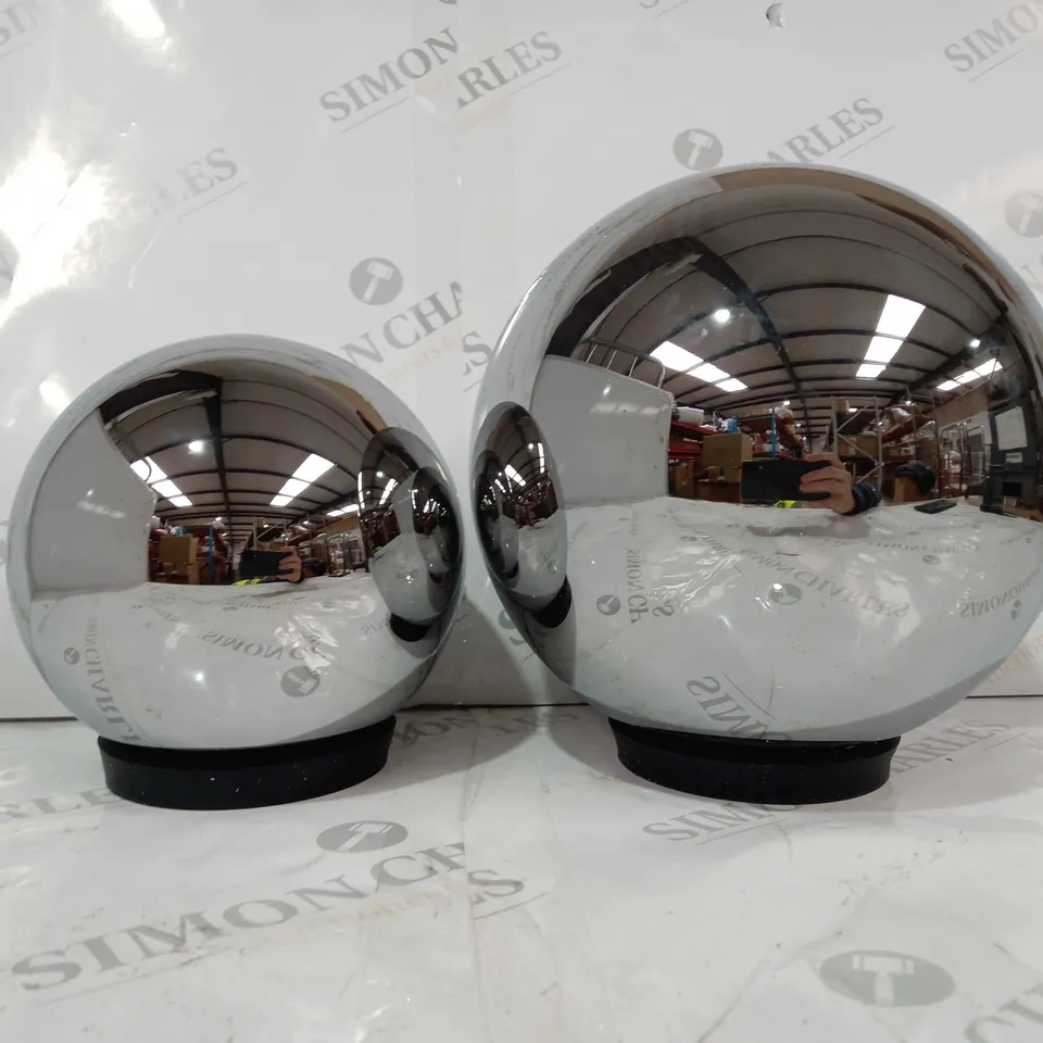 BOXED KELLY HOPPEN SET OF 2 INDOOR OUTDOOR PRELIT GLASS DECOR - REFLECTIVE ORBS