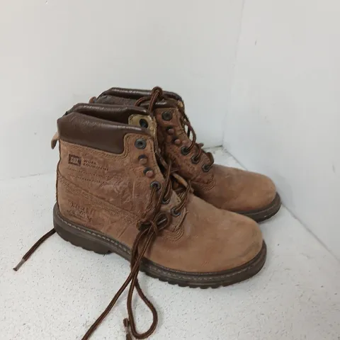 CAT WORK EQUIPMENT BOOTS – LEATHER SAFETY BOOTS, UK 5