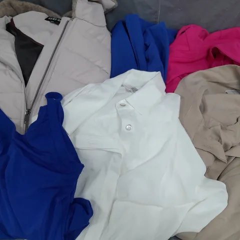 BOX OF APPROXIMATELY 15 ASSORTED CLOTHING ITEMS IN VARIOUS STYLES, COLOURS AND SIZES TO INCLUDE DRESSES, COATS, SKIRTS ETC