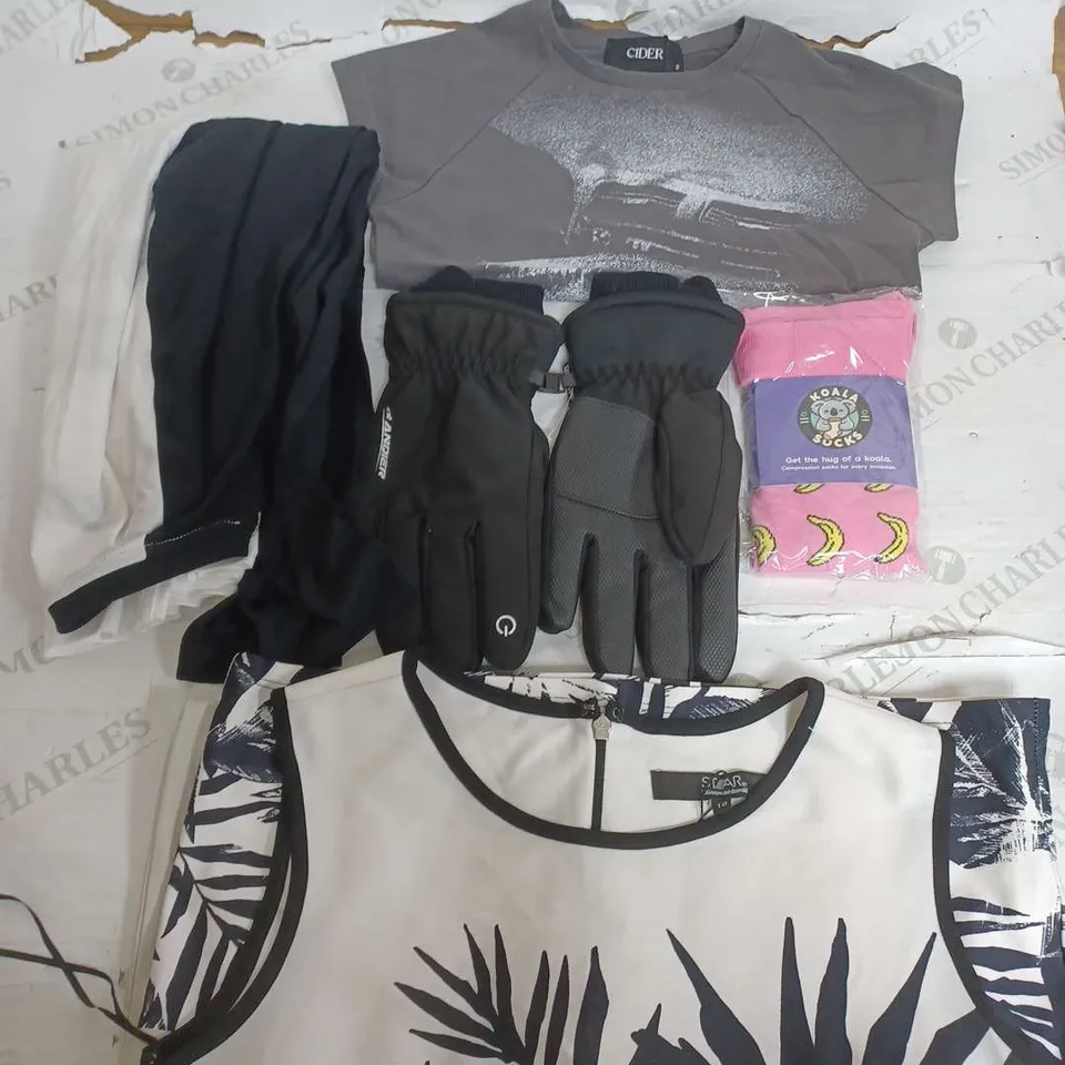 BOX OF APPROXIMATELY 22 ASSORTED CLOTHING ITEMS TO INCLUDE - GLOVES , SOCKS , T-SHIRT ETC
