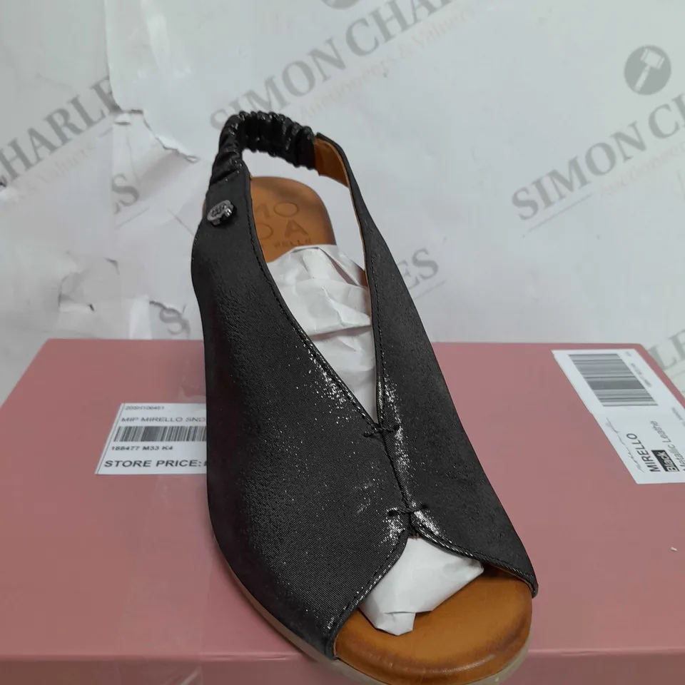 BOXED PAIR OF MODA IN PELLE  HEELED SHOES SIZE 4