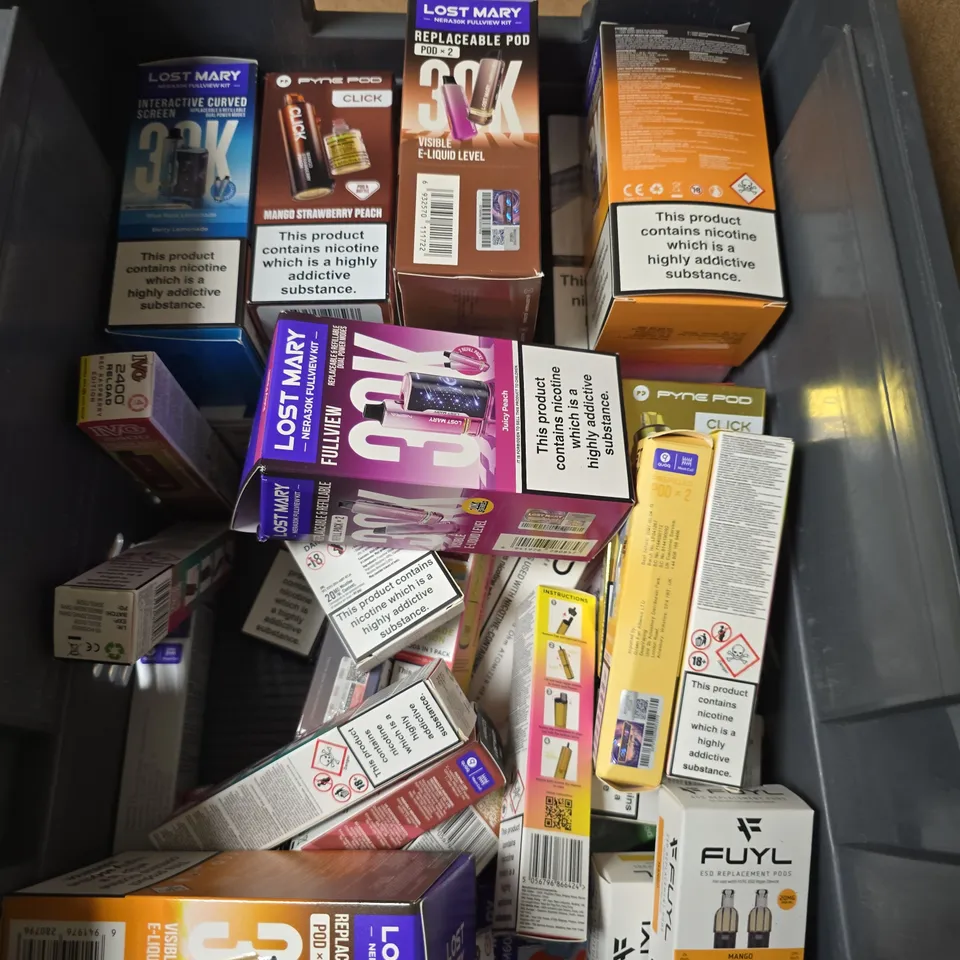 APPROXIMATELY 20 ASSORTED E-CIGARETTE AND VAPE PRODUCTS TO INCLUDE LOST MARY, TITAN, IVG ETC 