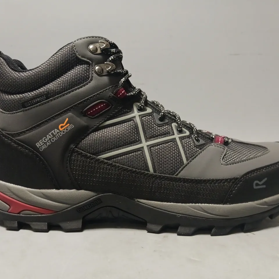 BOXED PAIR OF REGATTA SAMARIS III BOOTS IN BLACK/GREY/RED UK SIZE 11