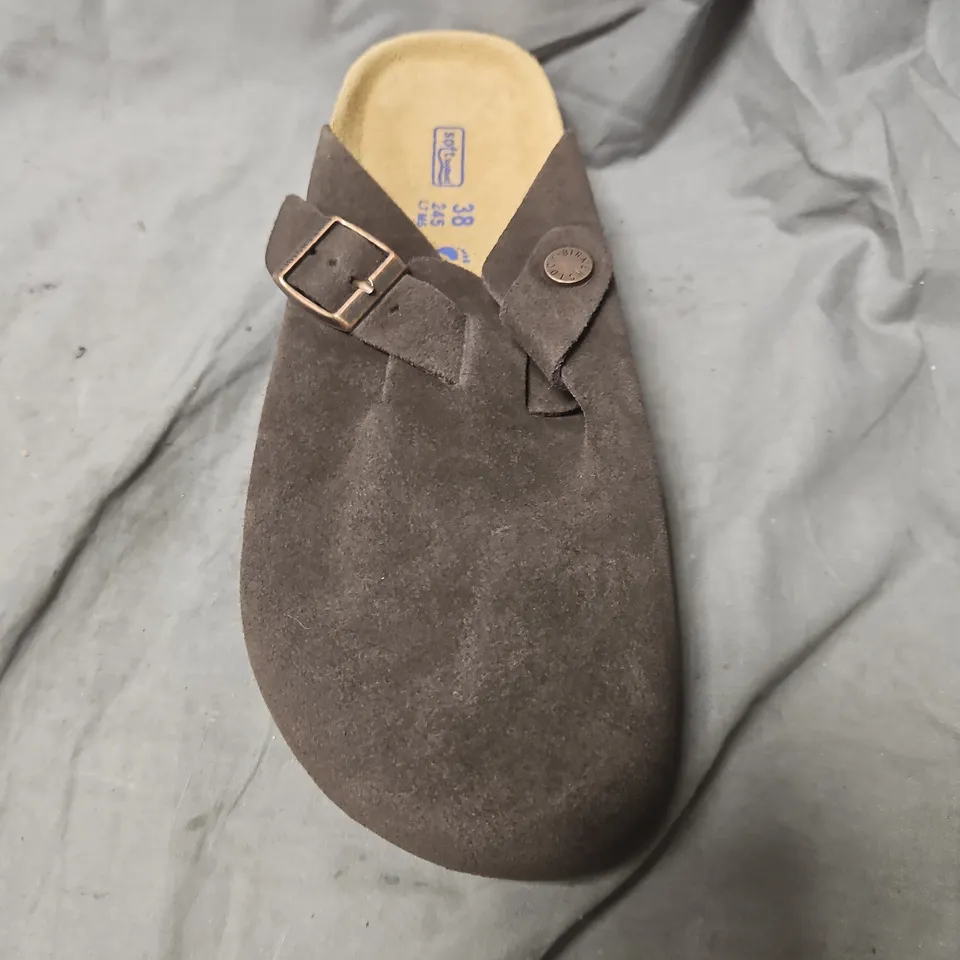 BIRKENSTOCK BOSTON BS CLOGS, DARK BROWN SUEDE, UK 5 (EU 38) – PAIR