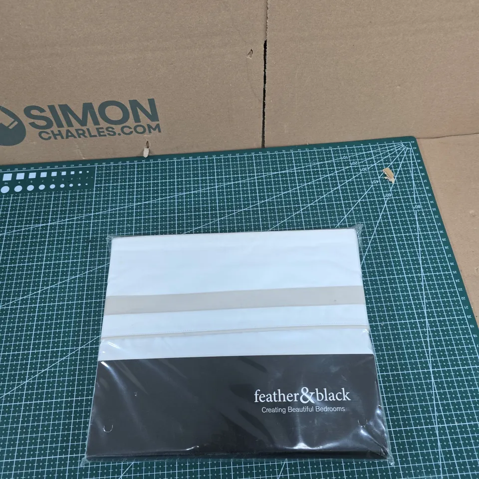 FEATHER & BLACK HOTEL COLLECTION PILLOWCASE PAIR – CLASSIC EDGE, NATURAL, 50X75 CM