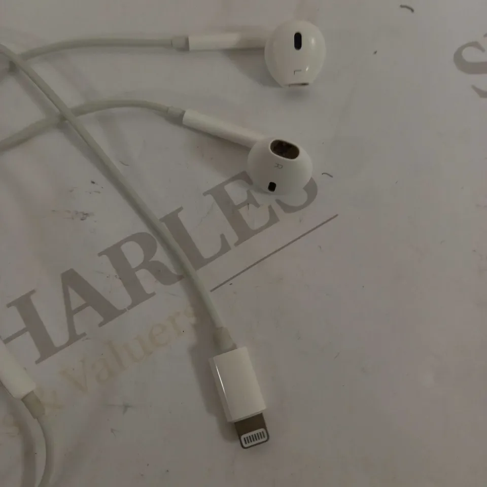 APPLE WIRED EARPHONES