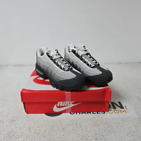 NIKE AIR MAX 95 TRAINERS - GREY/BLACK, MENS UK 5.5
