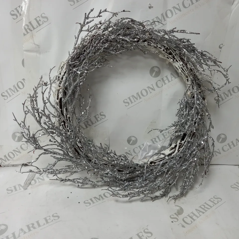 BOXED JM BY JULIEN MACDONALD PRE LIT GLITTER SEQUIN WREATH