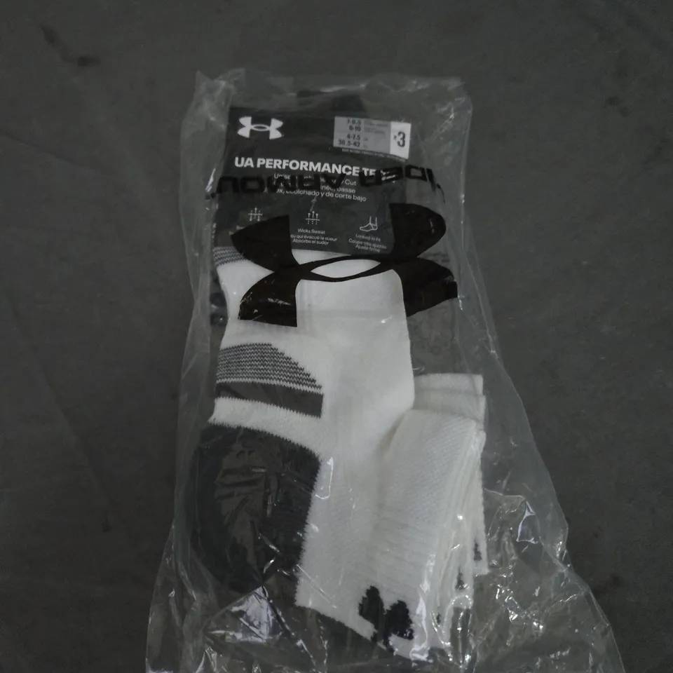 UNDER ARMOUR PERFORMANCE TECH SOCKS - X3 - SIZE 7-8.5