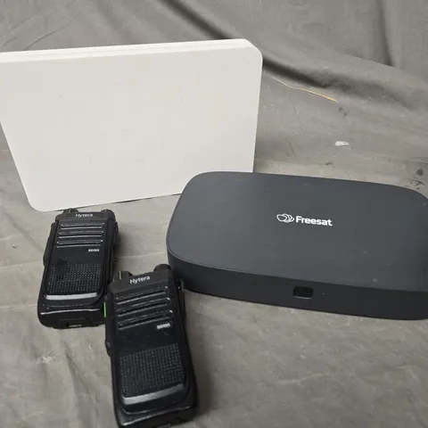 APPROXIMATELY 10 ASSORTED ELECTRICAL PRODUCTS & ACCESSORIES TO INCLUDE ROUTERS, TELEPHONES, WALKIE TALKIES ETC 