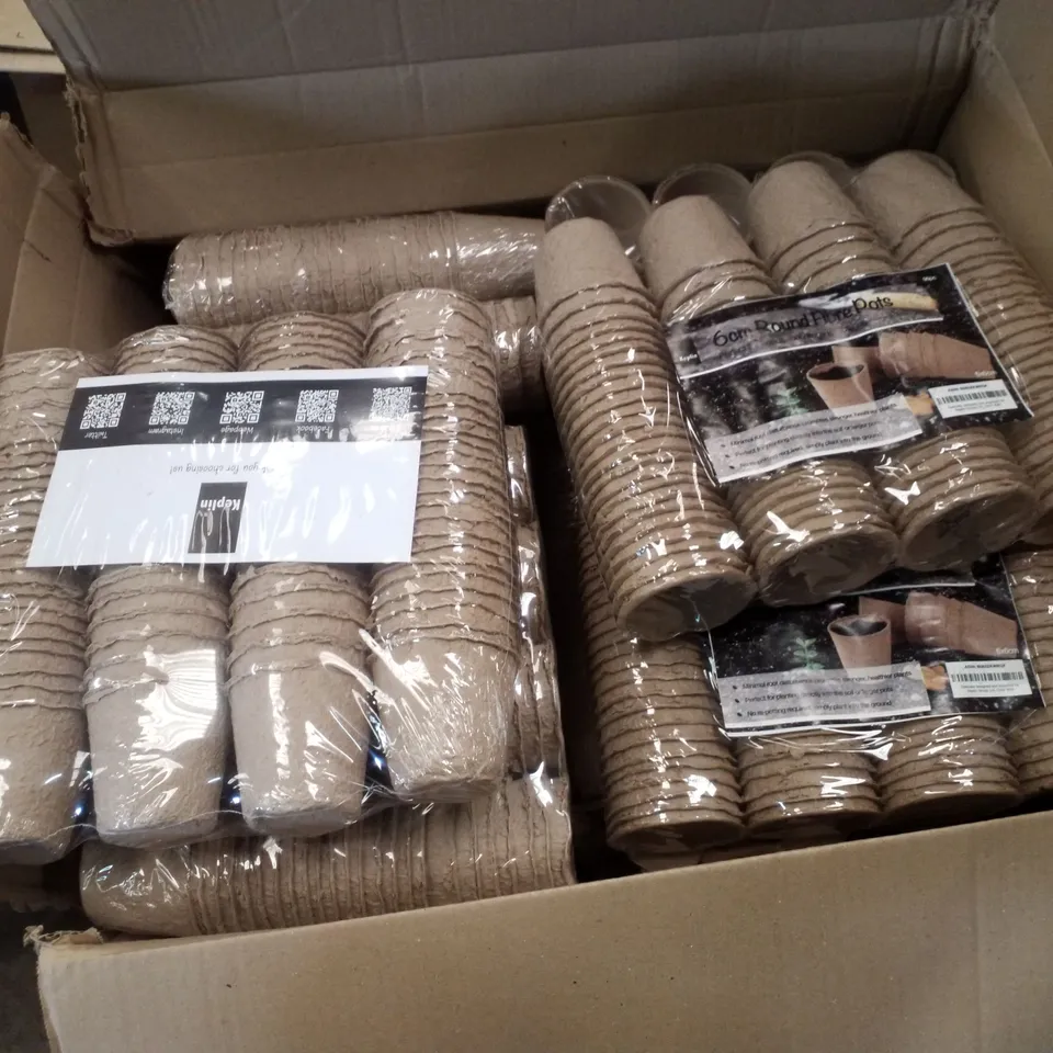 BOX CONTAINING APPROX 1344 KEPLIN 6CM ROUND FIBRE POTS