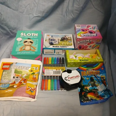 LARGE QUANTITY OF ASSORTED TOYS AND ACCESSORIES TO INCLUDE; ITALIAN BRAINROT BLIND BAG, LEGO CREATOR ORANGE CAT, SLOTH DIY CROCHET KIT AND WALKIE TALKIES