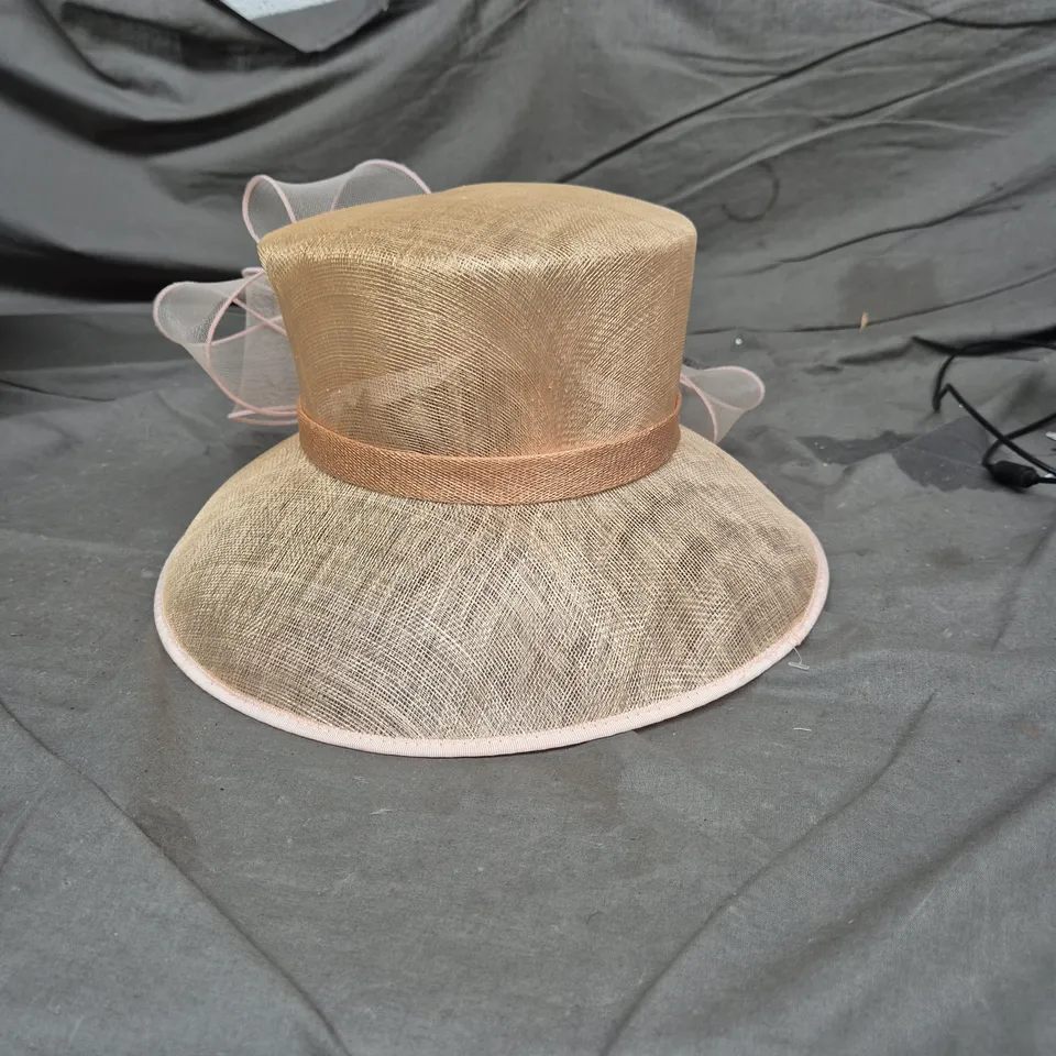 BEIGE WOVEN SUNHAT WITH PINK ORGANZA BOW 