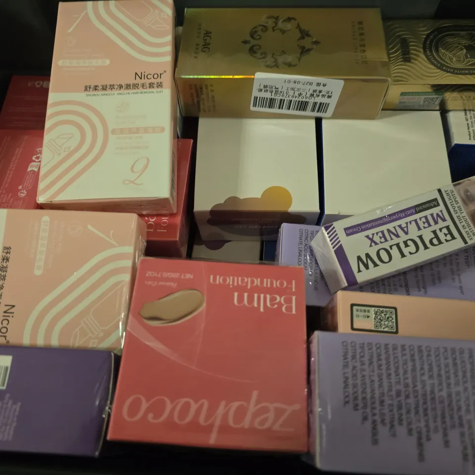 APPROXIMATELY 15 ASSORTED HEALTH & BEAUTY ITEMS TO INCLUDE - GET DREAMY , EELHOE BODY COVERAGE PERFECTOR ETC