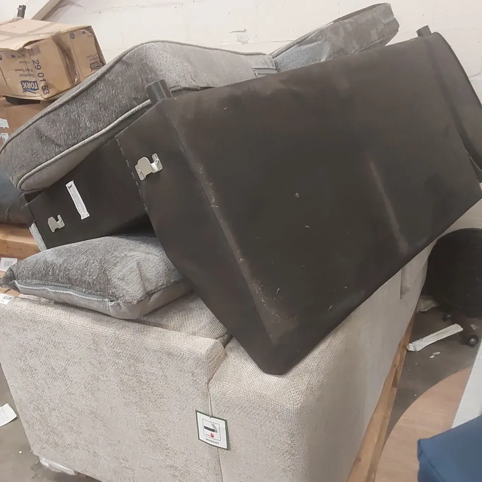 PALLET CONTAINING A LARGE QUANTITY OF ASSORTED SOFA PARTS