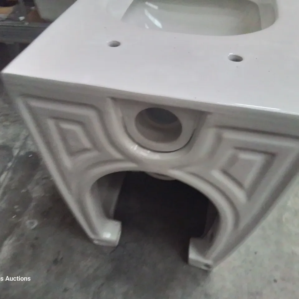 CLOSE COUPLED WC PAN WHITE
