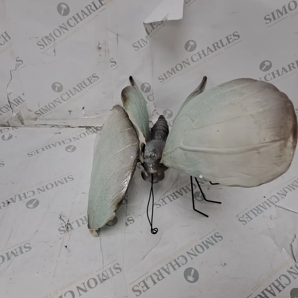 HOME2GARDEN LARGE GARDEN BUTTERFLY DECOR SOFT METALLIC - ONE WING BROKEN