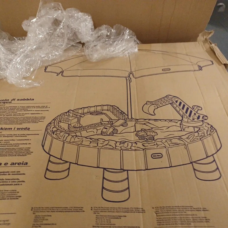 BOXED LITTLE TYKES BUILDERS BAY SAND AND WATER TABLE - COLLECTION ONLY  RRP £174.99