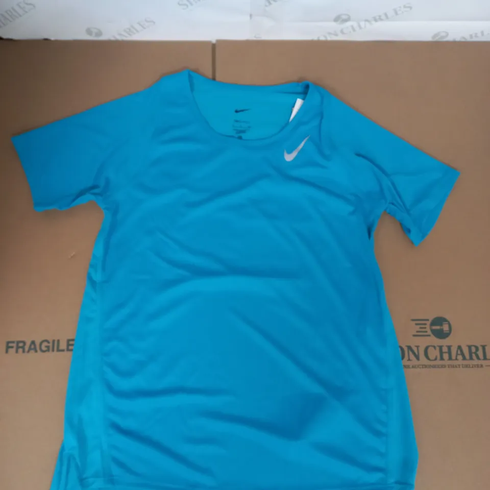NIKE WOMENS DRI-FIT RUNNING TSHIRT IN BLUE SIZE S