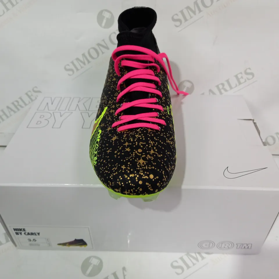 BOXED PAIR OF NIKE AIR ZOOM MERCURIAL FOOTBALL BOOTS IN BLACK/ELECTRIC YELLOW/PINK W. GOLD COLOUR STAR DESIGN UK SIZE 3.5