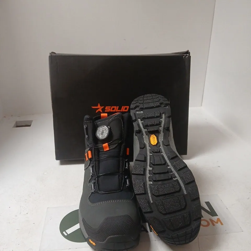 SOLID GEAR VAPOR 3 MID HIKING BOOTS – UK 10.5 (EU 45), BLACK/GREY WITH ORANGE ACCENTS