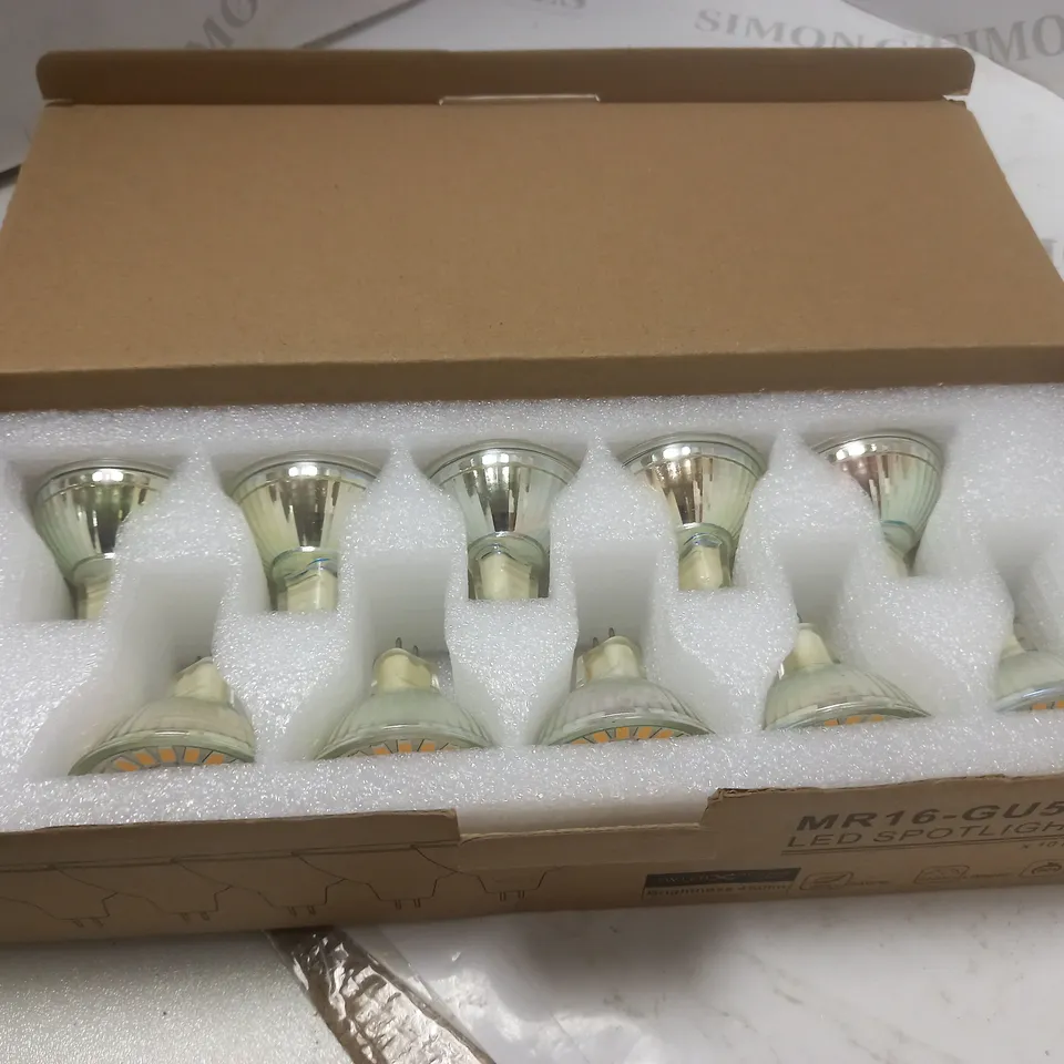 BOXED 10 MR16-GU5-3 LED SPOTLIGHTS