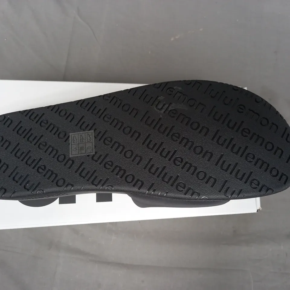 BOXED PAIR OF LULULEMON RESTFEEL SLIDERS IN BLACK UK SIZE 11.5