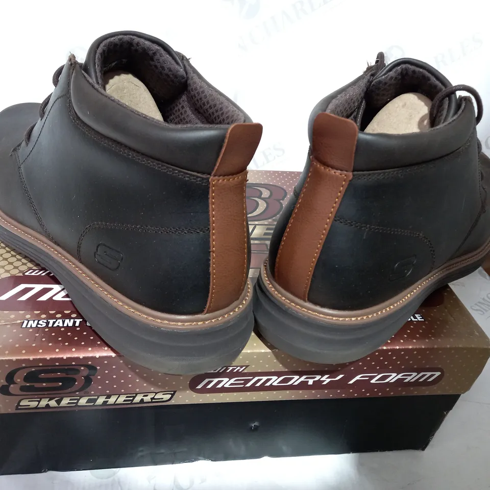 BOXED PAIR OF SKECHERS MENS CHOCOLATE LEATHER BOOTS  - SIZE 12