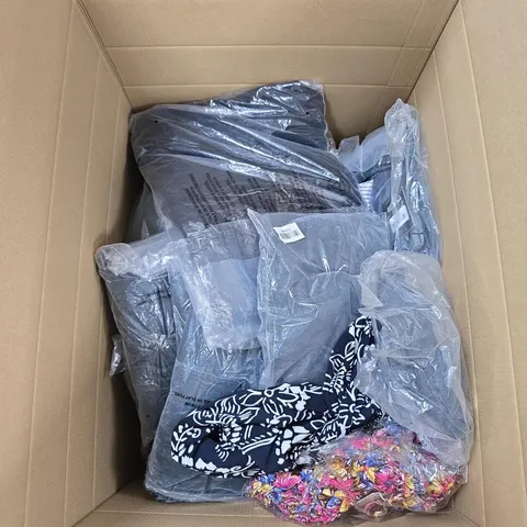 BOX OF APPROXIMATELY 15 ASSORTED CLOTHING ITEMS IN VARIOUS COLOURS, SIZES AND STYLES