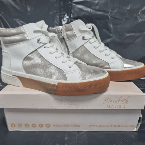 BOXED PAIR OF BLOWFISH MALIBU HI TOP TRAINERS IN WHITE/SILVER SIZE 7